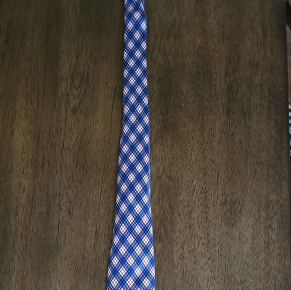 Vineyard Vines Textured Tie - Picture 4 of 5